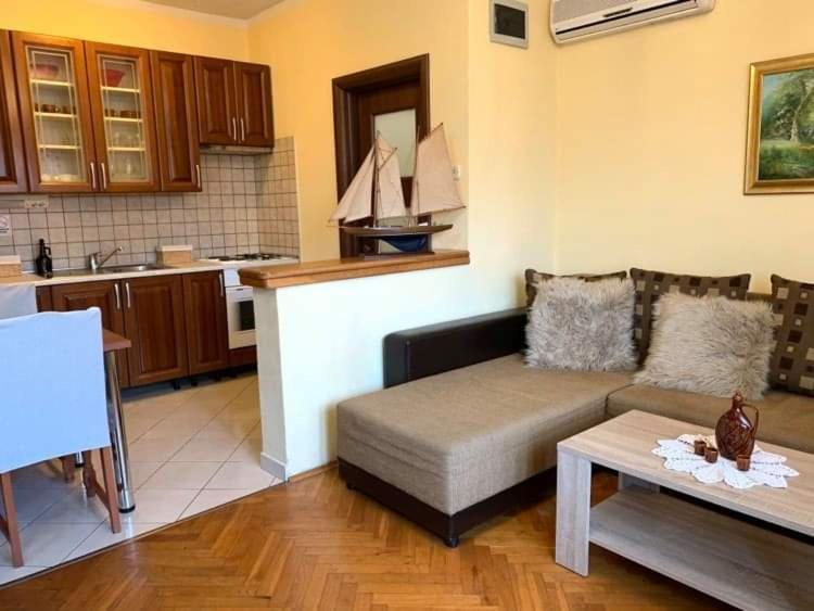 טרוגיר Fresh Apartments Dar Orlic מראה חיצוני תמונה