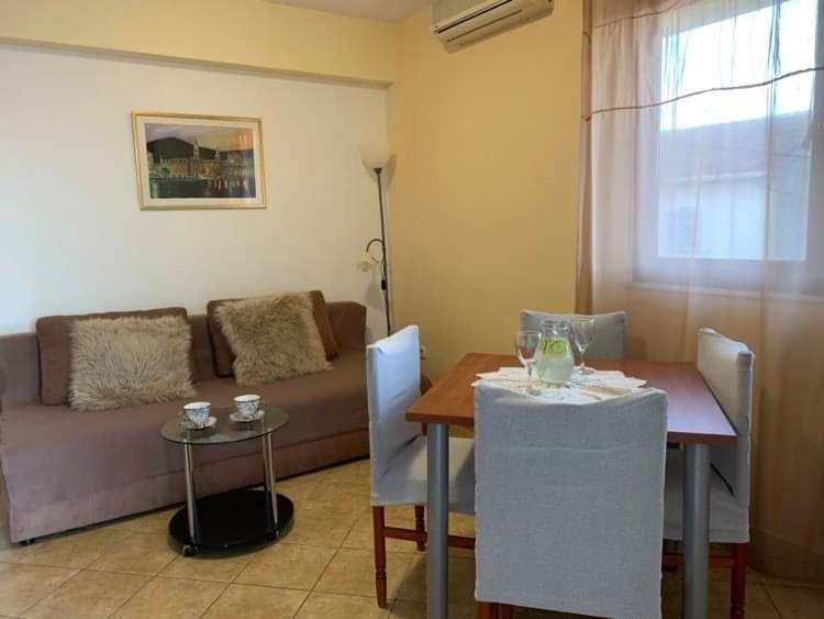 טרוגיר Fresh Apartments Dar Orlic מראה חיצוני תמונה